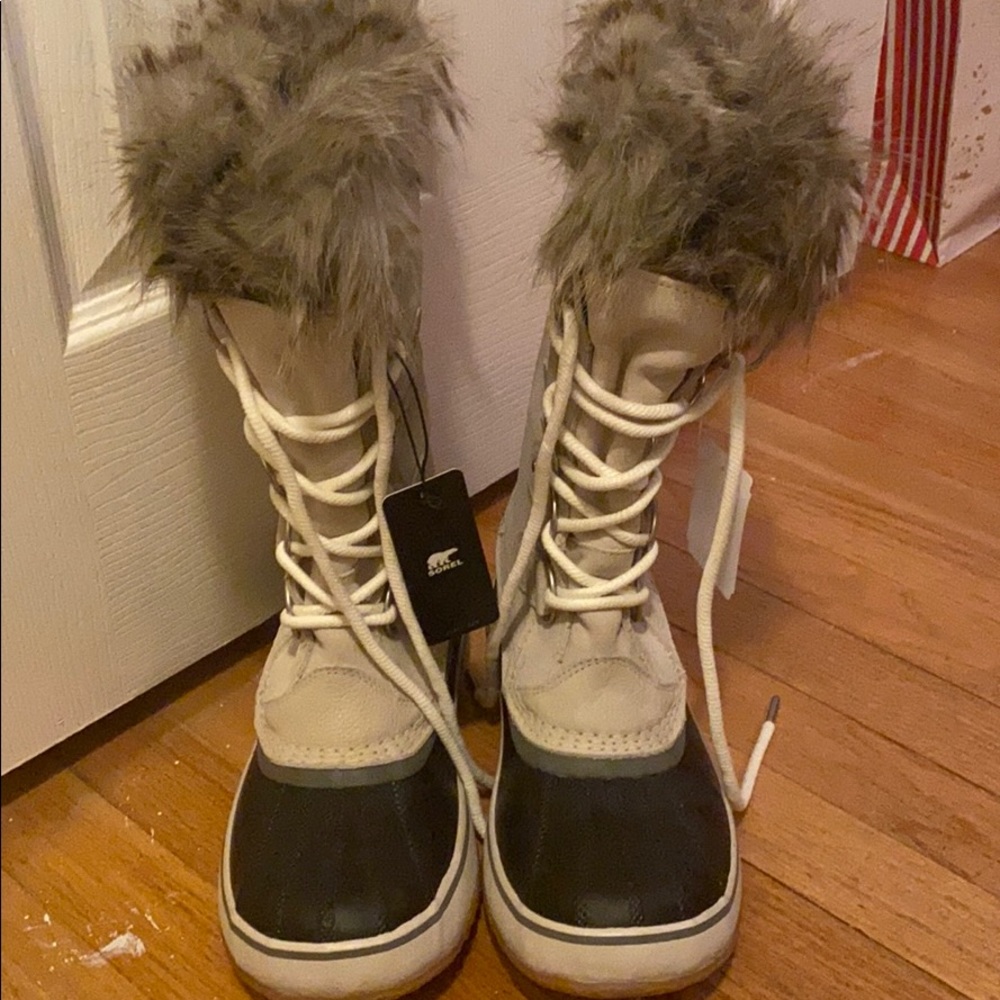 NWT Sorel Joan of Arctic Boots